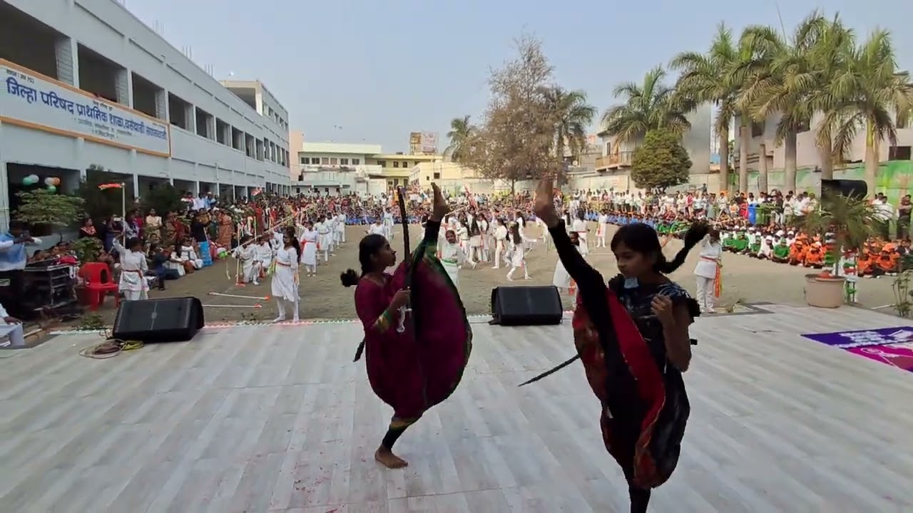 जिल्हा परिषद प्राथमिक शाळा वसेवाडीतील मुलींचे प्रजासत्ताक दिनी लाठी काठी प्रात्यक्षिक