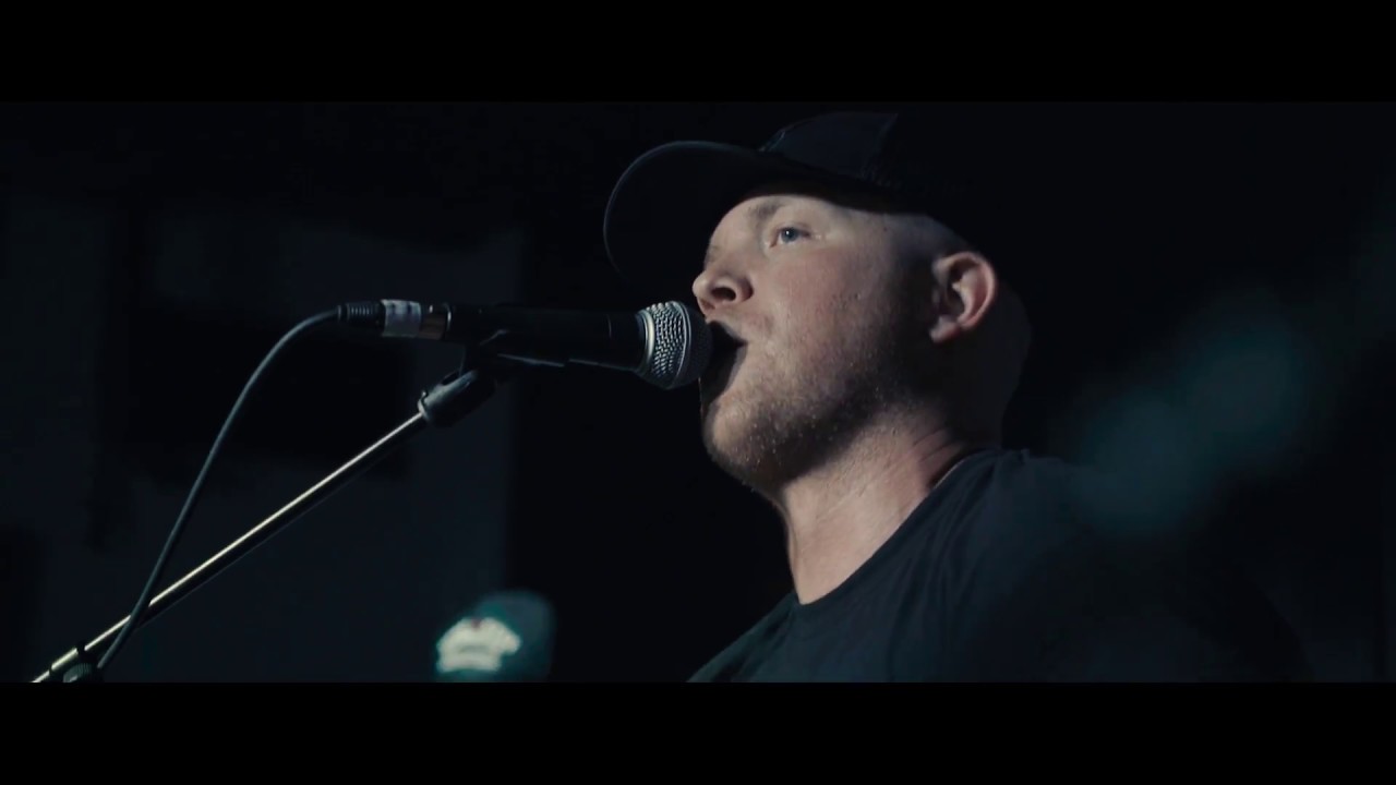 Tyler Braden- Leave Me Alone (Official Music Video)