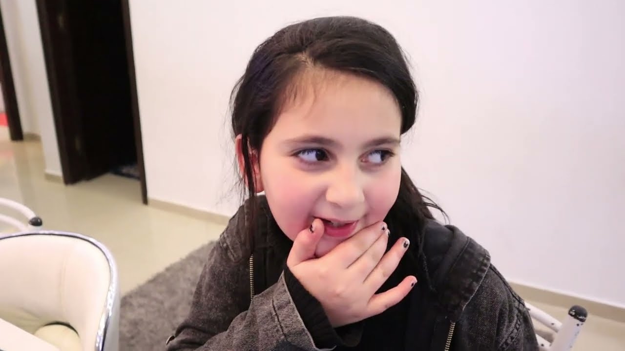 لما تراقب بنتك فى اول يوم بنهار رمضان  😥وتلاقيها بتفطرانصدمنا 😱