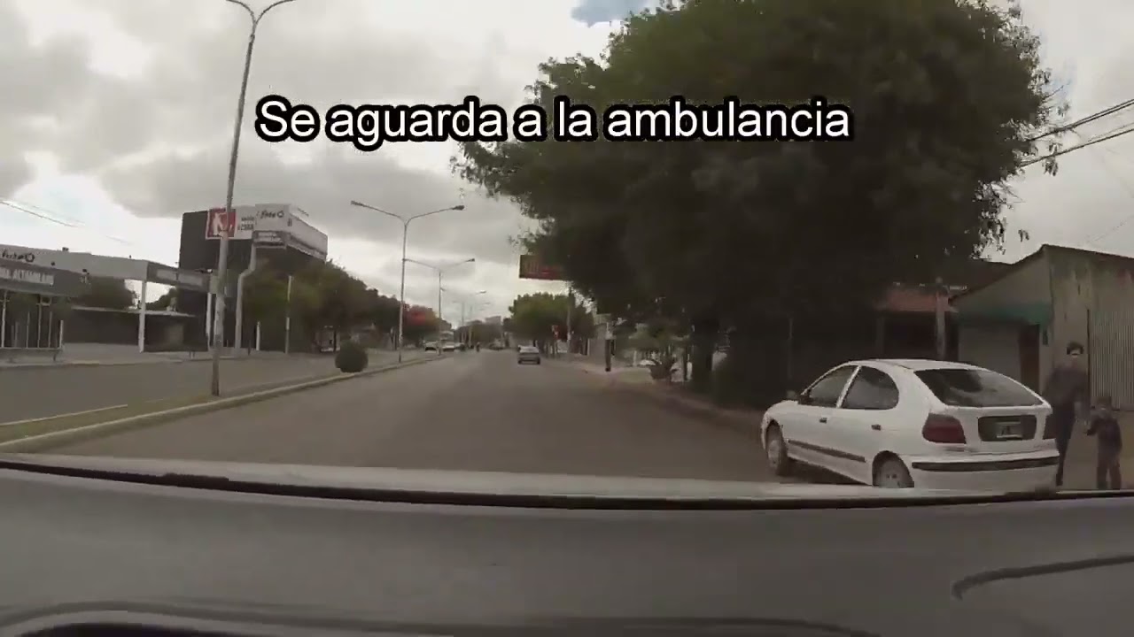 Escolta a ambulancia del Servicio de Emergencias Médicas de La Pampa (SEM)