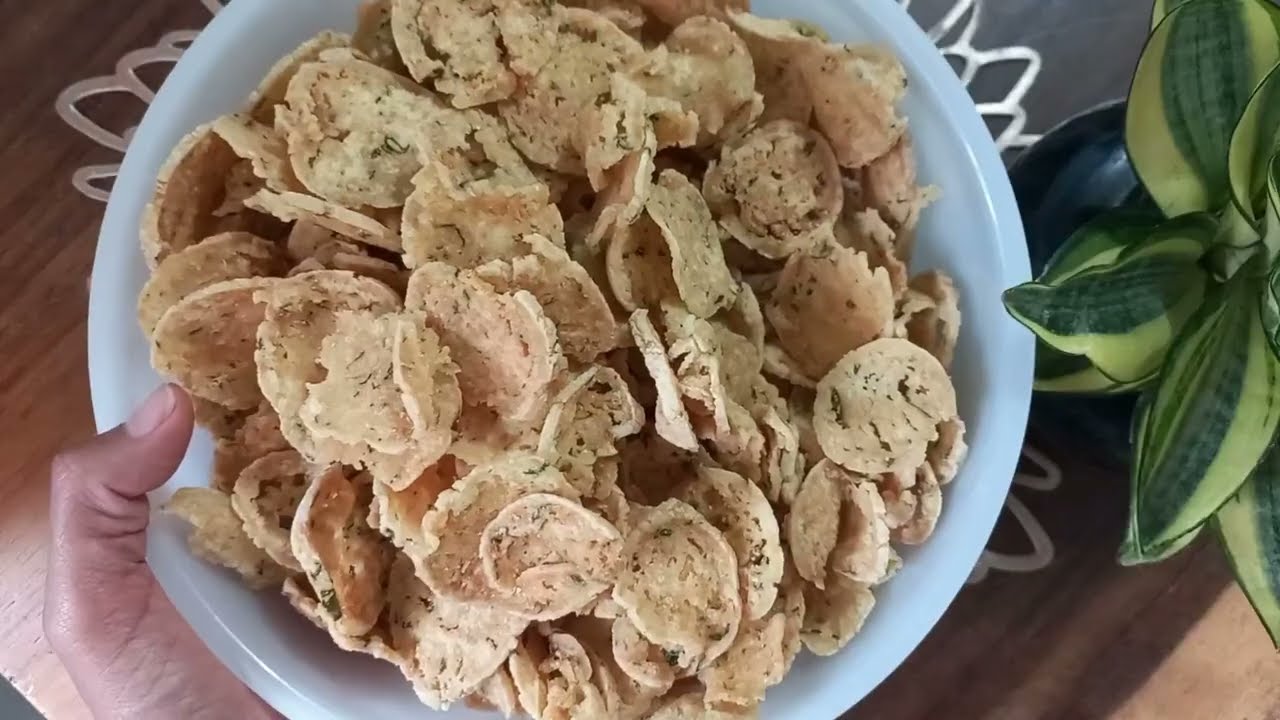 KERUPUK MIE INSTAN UNTUK TOPLES LEBARAN