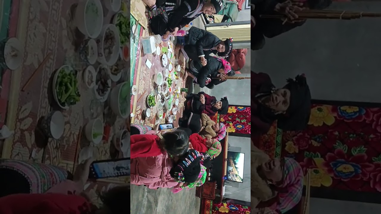 bà hạc hát Lào ngày tết