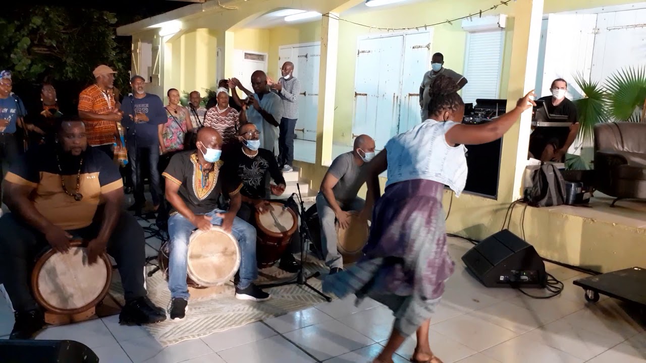 Bay fòs pou pran fòs roupwan. TANBOU sonné Moul. Lucien Commings chantè,Marie-Hélène dansèz.GWO KA !