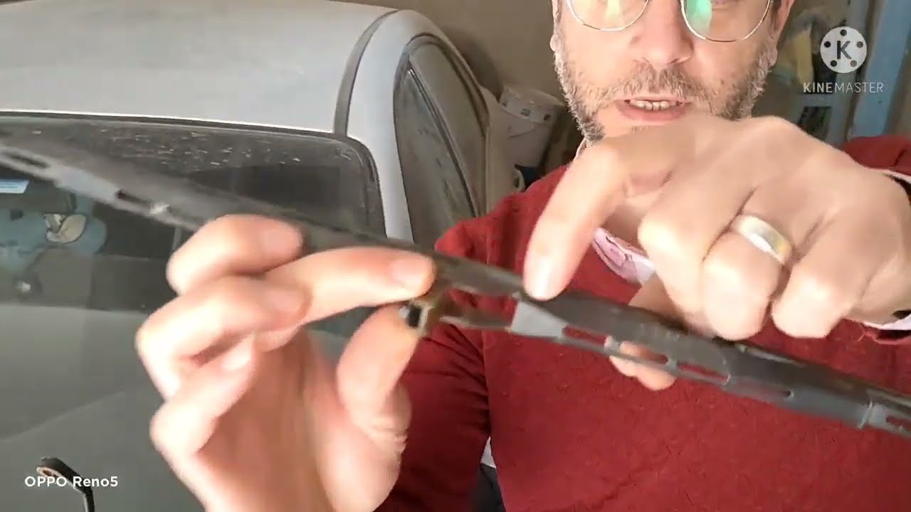 اسهل طرق لتغيير مساحات العربية The easiest way to change car windshield wipers
