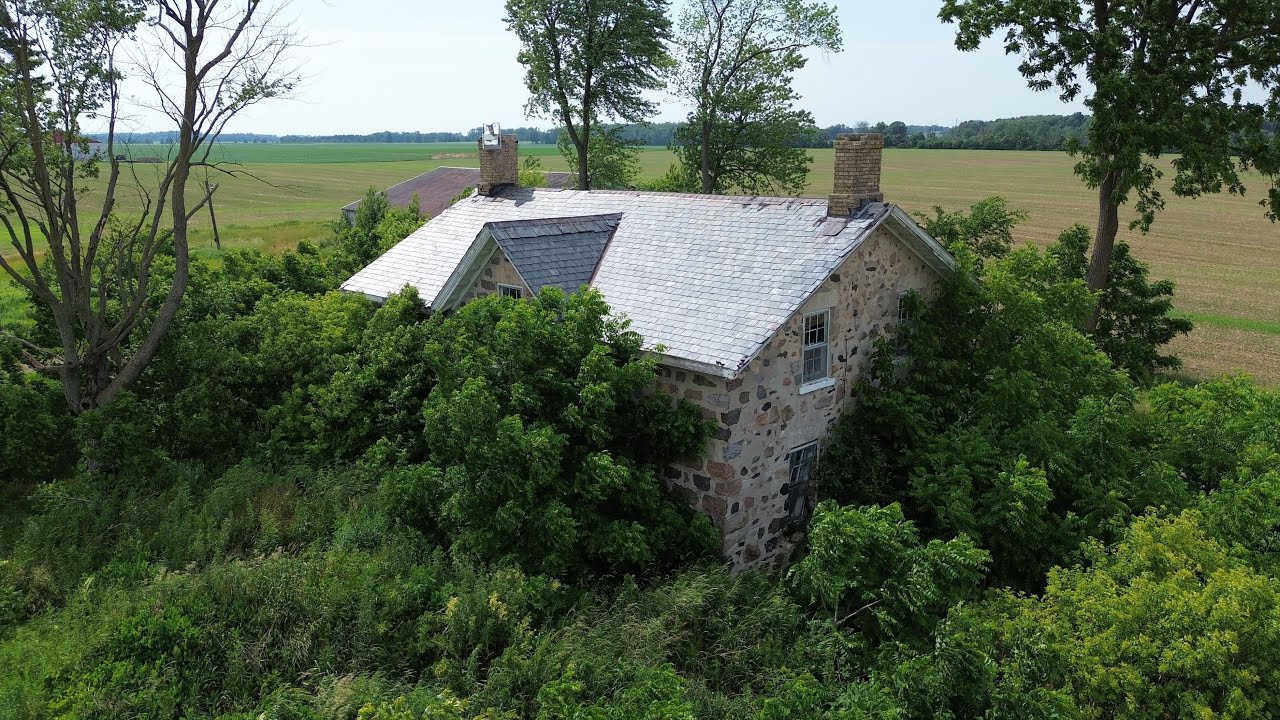 Exploring a long forgotten 1850s stone farmhouse in the middle of nowhere