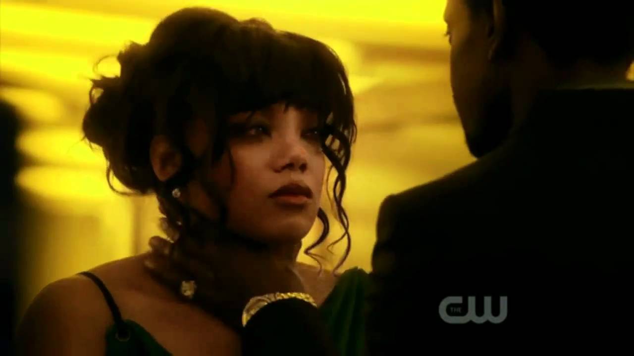 Nikita 1x19 - Alex scene #7