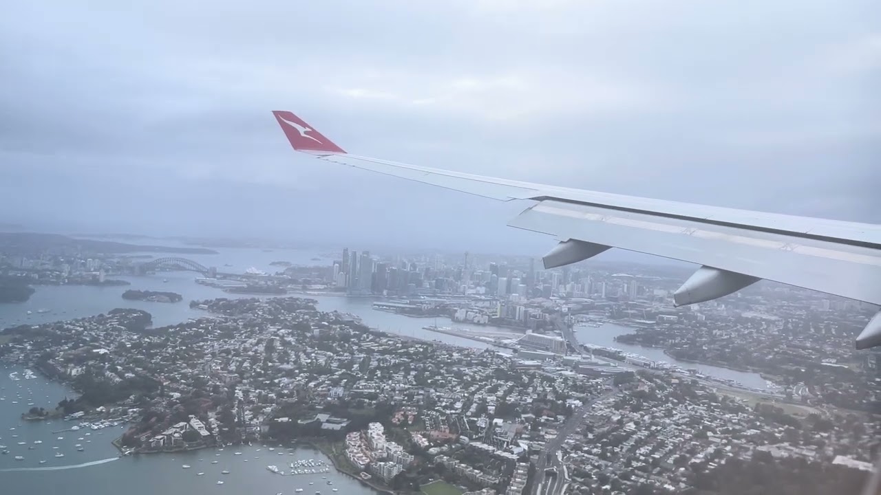 Qantas A330-300 | Windy Morning Landing into Sydney