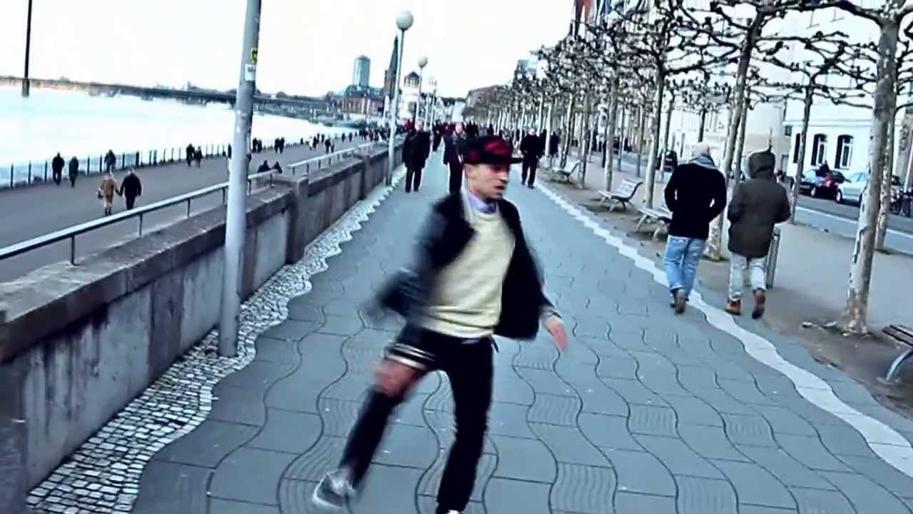 Pharrell Williams - Happy [DÜSSELDORF GERMANY EDITION]
