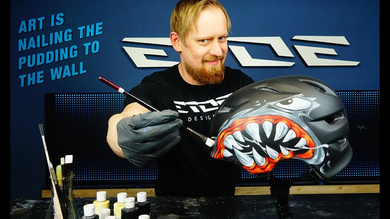 paint a bike helmet with a brush - DIY