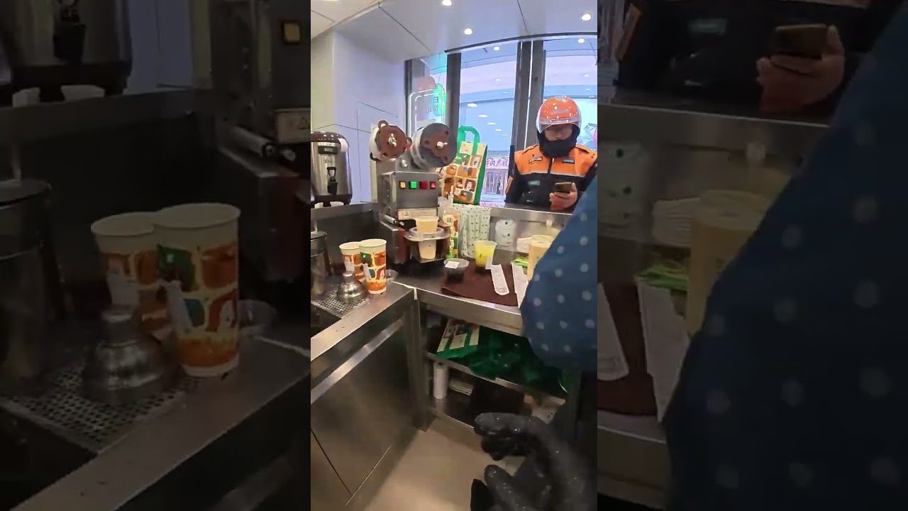 I work part-time at a coffee shop.