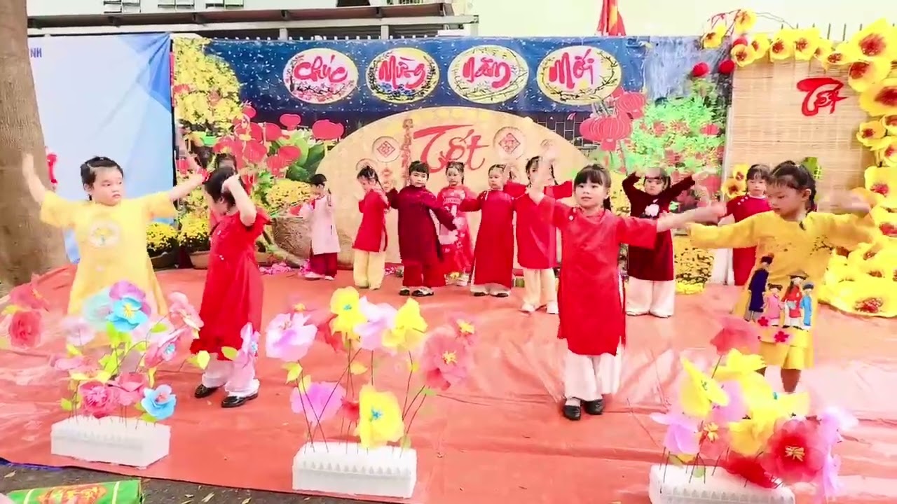 Tết nhà mình - Múa Lá 1