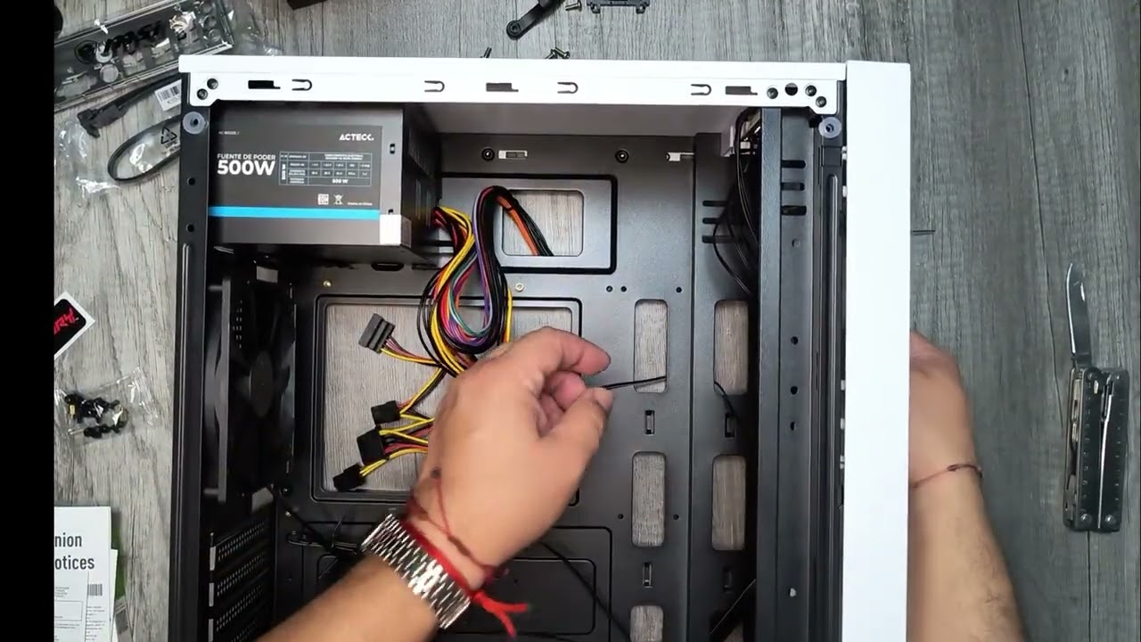 AMD Ryzen 7 8700G, memoria RAM de 16 GB, Tarjeta madre MSI Pro A620M-E, M.2 HP 500GB, SSD WD 1TB