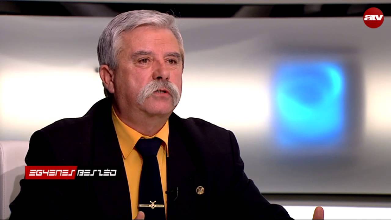 Cseri: 35-40 &eacute;vnyi mun&iacute;ci&oacute;ja van Simicsk&aacute;nak