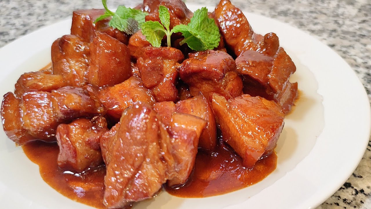carne de cerdo braseado y salsa de soja , Una comida tradicional china .