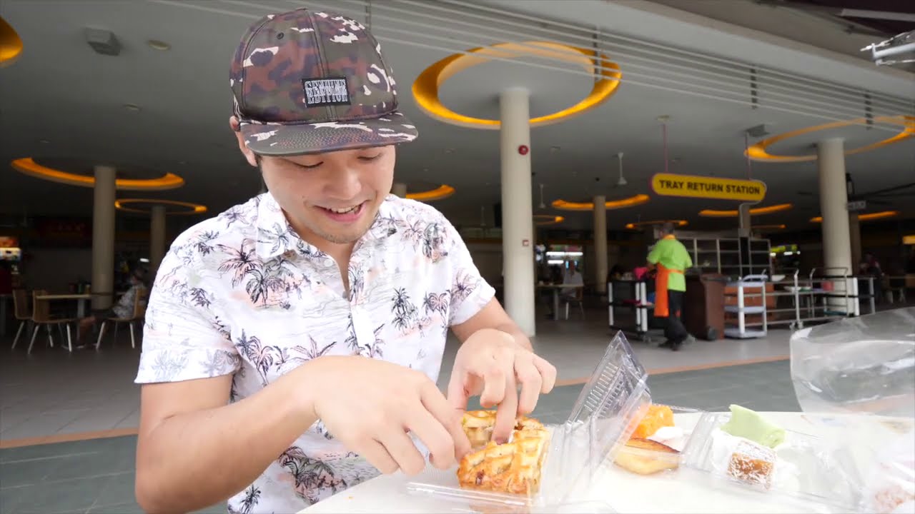 Trying Singapore's Most Popular Nonya Kueh🍰 Tiong Bahru Galicier Pastry