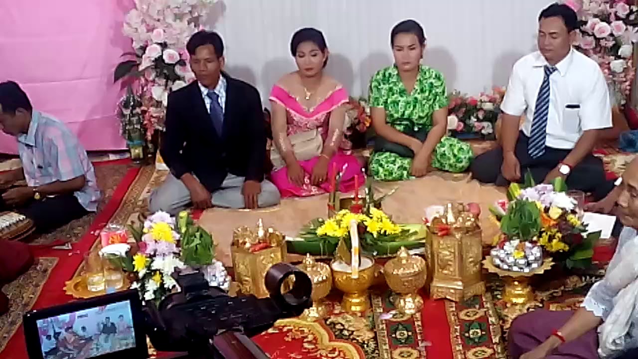 ិ
