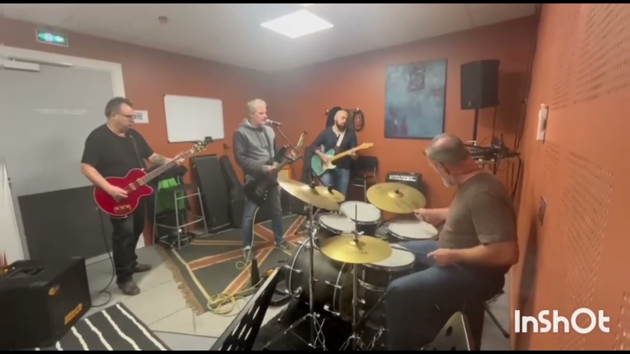 COME As You ARE (Tribute Nirvana) - Molly's lips
