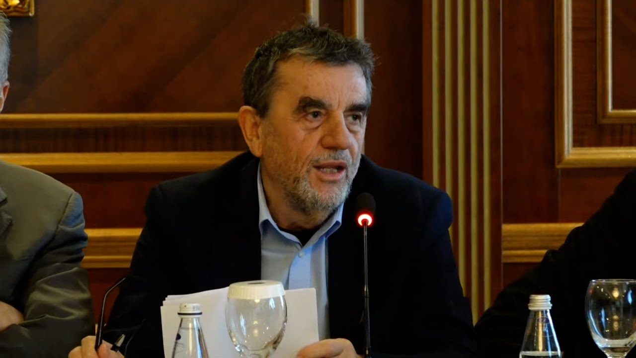 Intelektuali Krasniqi “shkund” Lëvizjen e Deçanit: U jep leksion dhe shtron pyetje për shtetin