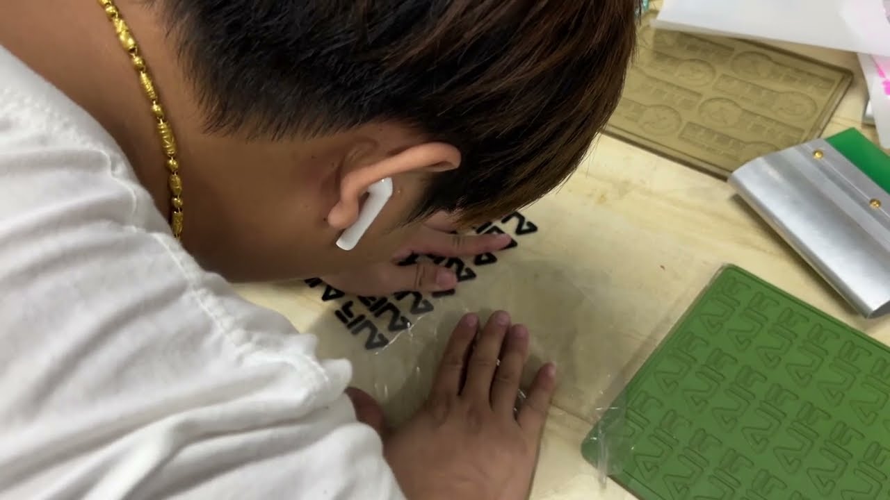 Uncut Whole process of how to make the #3D #Silicone Heat-transfer #Moulding #Label / #Sticker!