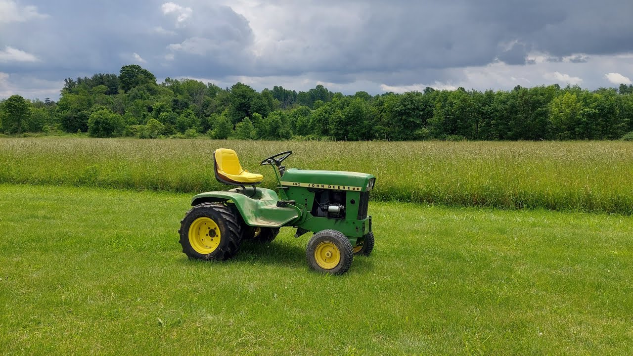 John Deere 140 H3 1974 года наконец-то собран после капитального ремонта двигателя.