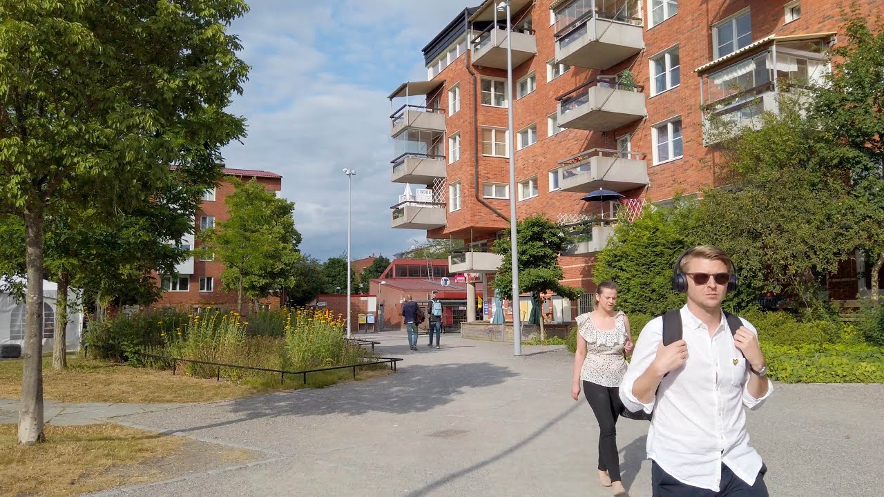 Walking in Stockholm Suburb Skarpnäck (4K, 60fps)