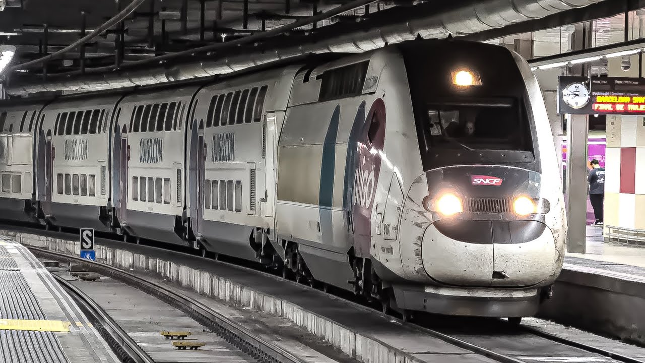 Trains at Barcelona-Sants Station (4K) 10-03-25