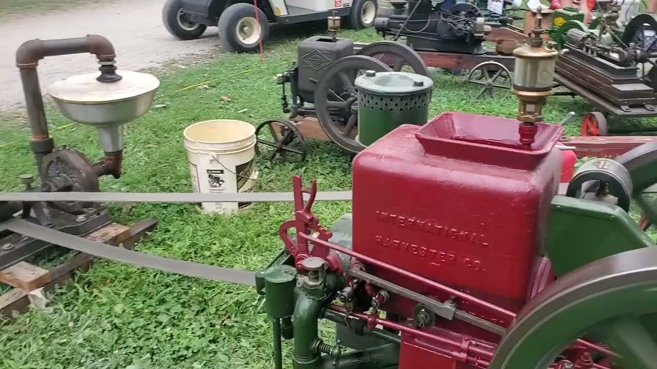 IHC Titan Gas engine Running