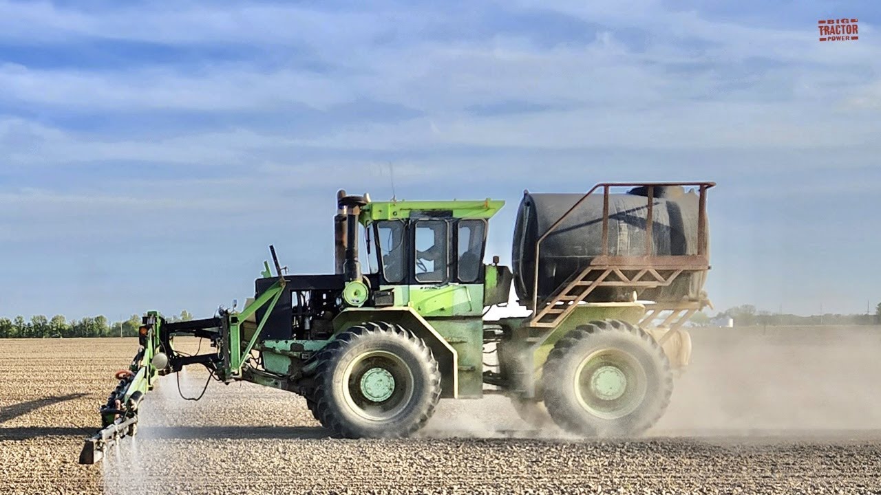 Customized STEIGER Sprayer Tractor
