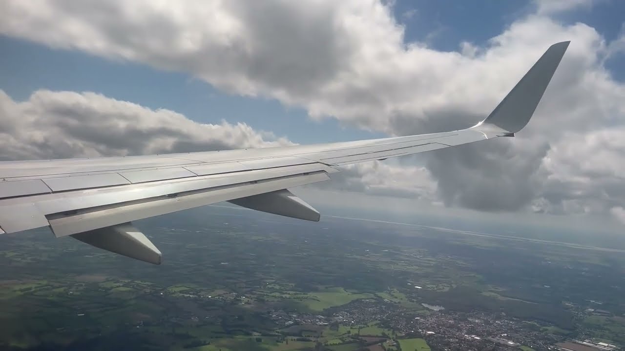 TRIPREPORT | ASL Airlines (ECONOMY) | Paris CDG - Hamburg | Boeing 737-700.