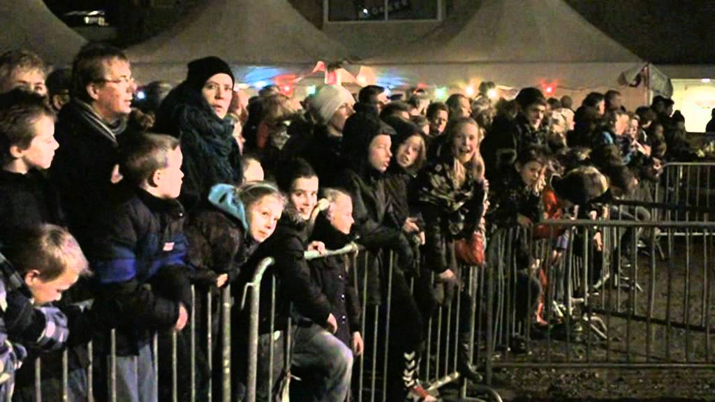 Start bouw Raadhuisplein Drachten vuurwerkshow Les Commandos Percu