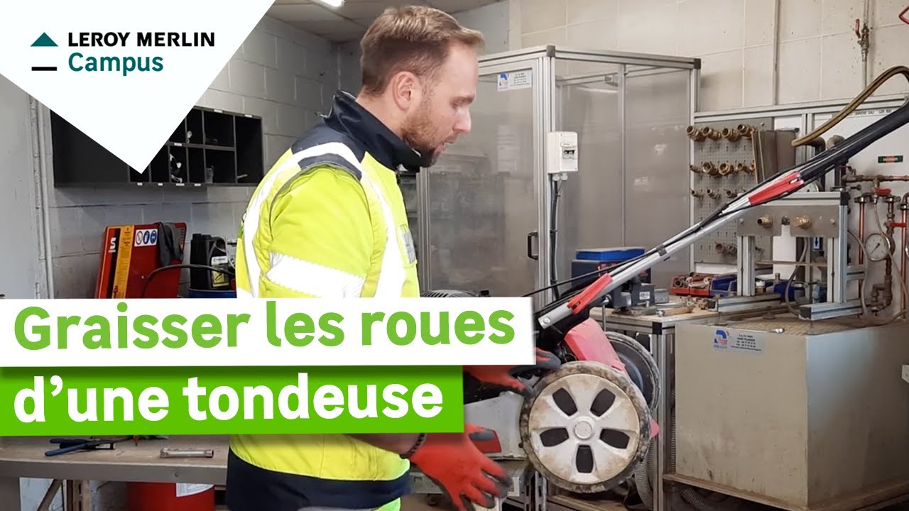 Entretien d'une tondeuse thermique : graisser son système de roue arrière