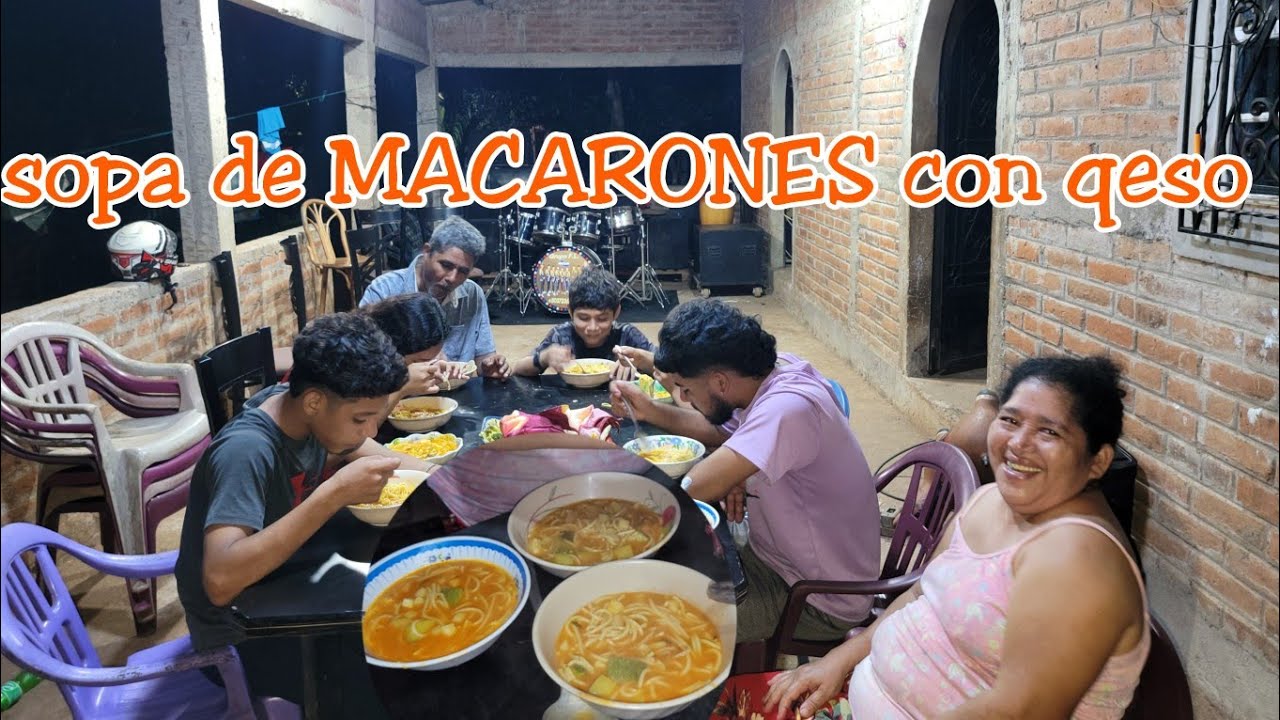 SOPA DE MACARONES CON QUESO NOS PREPARO MAMÁ JESUS Y QUEDO MUY RICA 😋