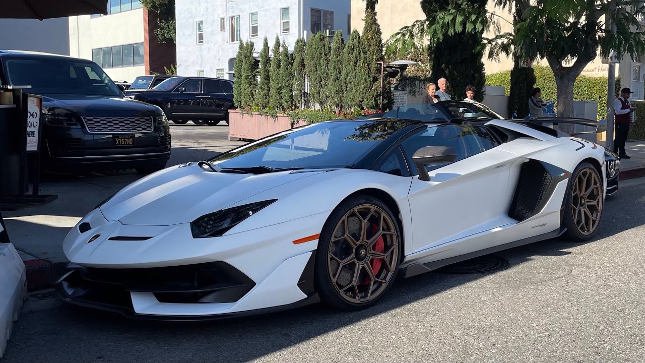 Beverly Hills Car Spotting! Lamborghini Aventador SVJ Roadster, Ferrari F8, Lamborghini Murcielago!