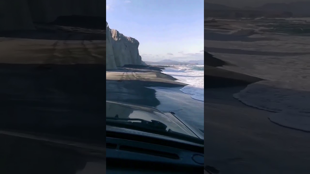 Итуруп Россия Итуруп — самый большой остров из более чем полусотни Курильских островов,