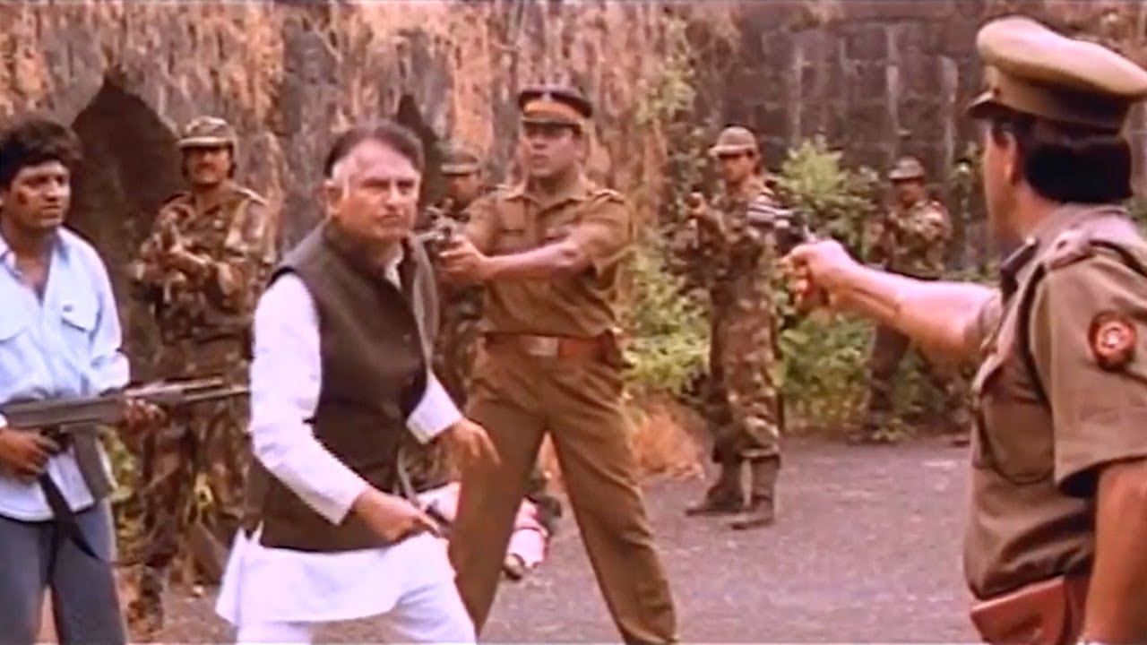 Police come to arrest International Don Dawood | Kannada Matinee