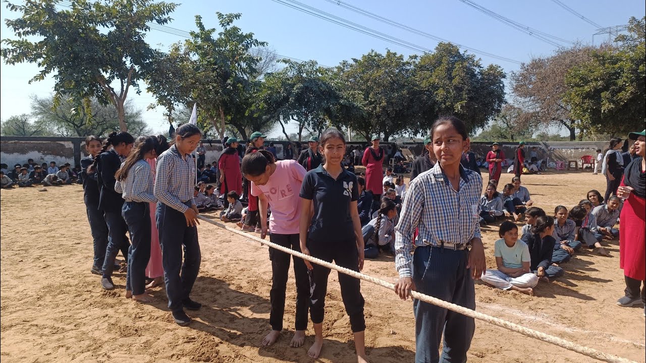 बच्चों के बीच रस्साकशी (Tug of War) प्रतियोगिता #school #sports #meet #live #video