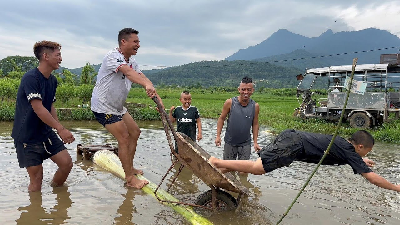 Bịt Mắt Đẩy Xe Rùa Về Đích | Thử Thách Siêu Hài Hước Thú Vị