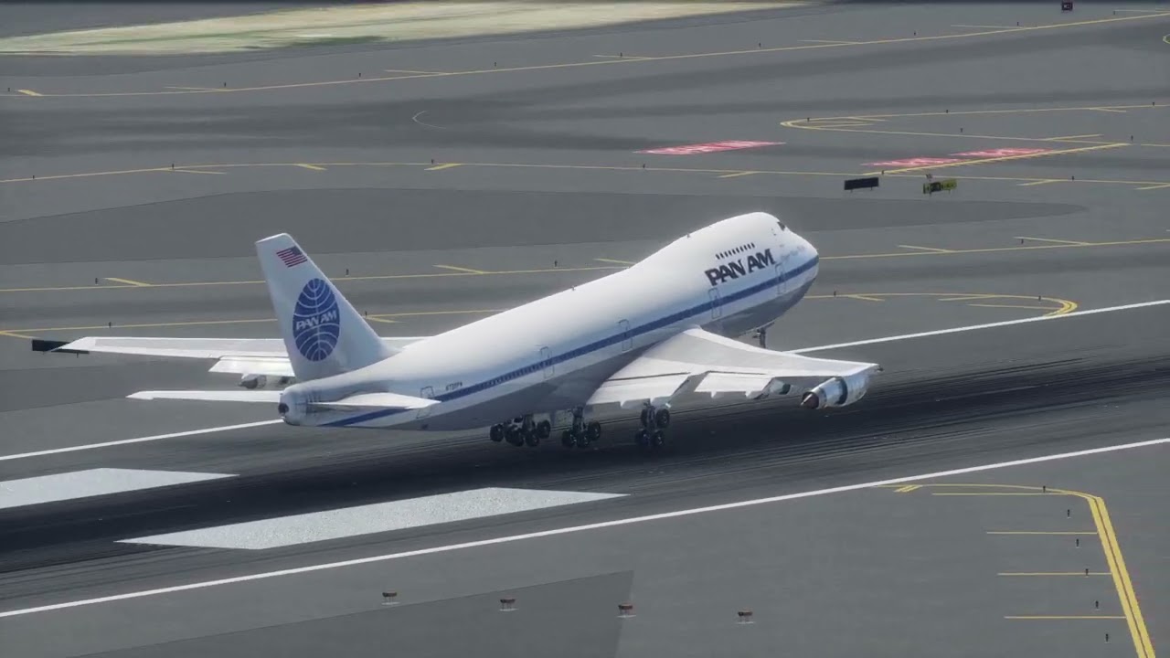 747-200 Landing smoothly at Dubai intl Airport