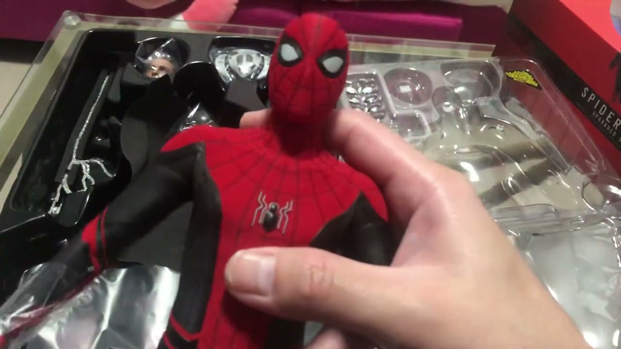 Hot toys 1/6 scale Spider-man far from home Upgraded Suit Unboxing and review