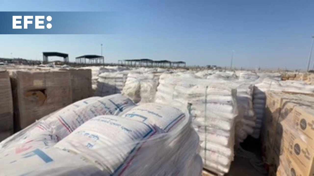 La ayuda alimentaria para Gaza se descompone bajo el sol mientras la población muere de hambre
