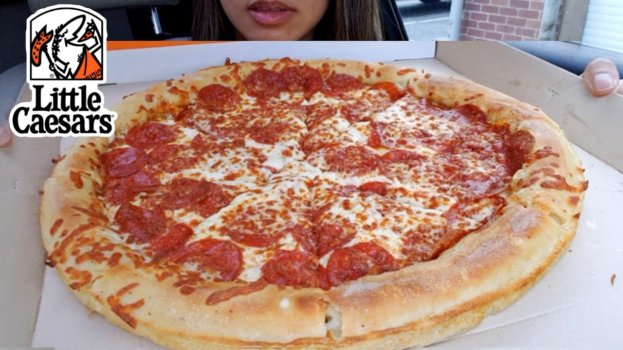 ASMR EATING LITTLE CAESARS STUFFED CRUST PEPPERONI PIZZA CAR MUKBANG BBQ CHICKEN WING TWILIGHT SHOW