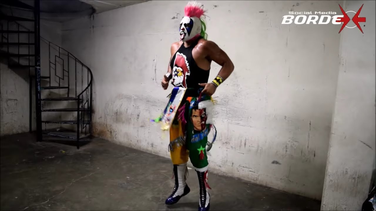 Detras de vestidores de Lucha Libre AAA