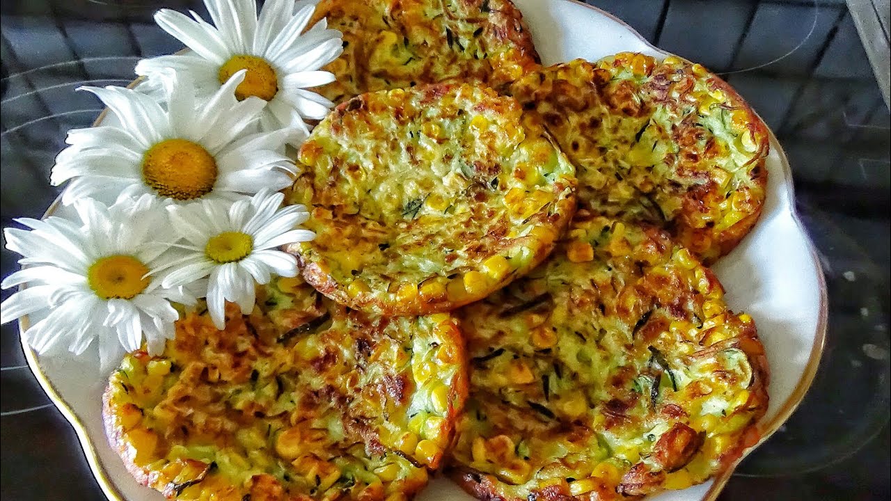 Hái bí ngòi tròn làm bánh bí ngòi bắp chiên ngon, ăn vặt ăn kiêng | Vietnamese German Kitchen Garden