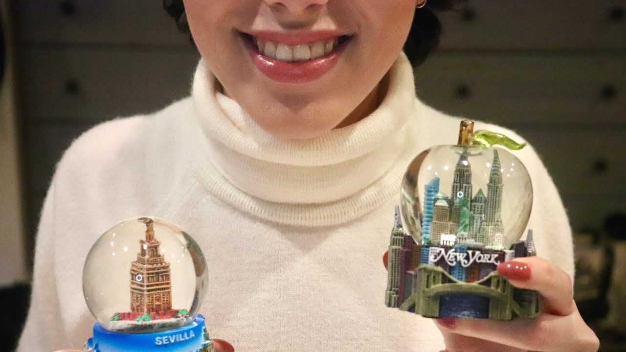 ASMR⼁SNOW GLOBE SHOW AND TELL (Tapping, Glass Tapping, Whisper, Scratching, Water Sounds)