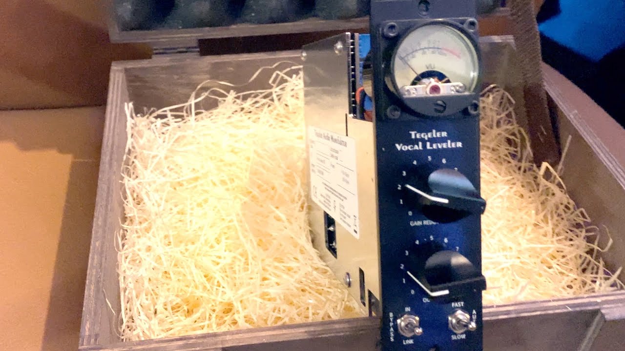 Tegeler Vocal Leveler 500 Unboxing and Demo with Neumann U87 and Neve 1073
