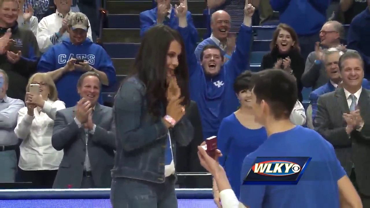 VIDEO: UK's WIllis proposes on Senior Night