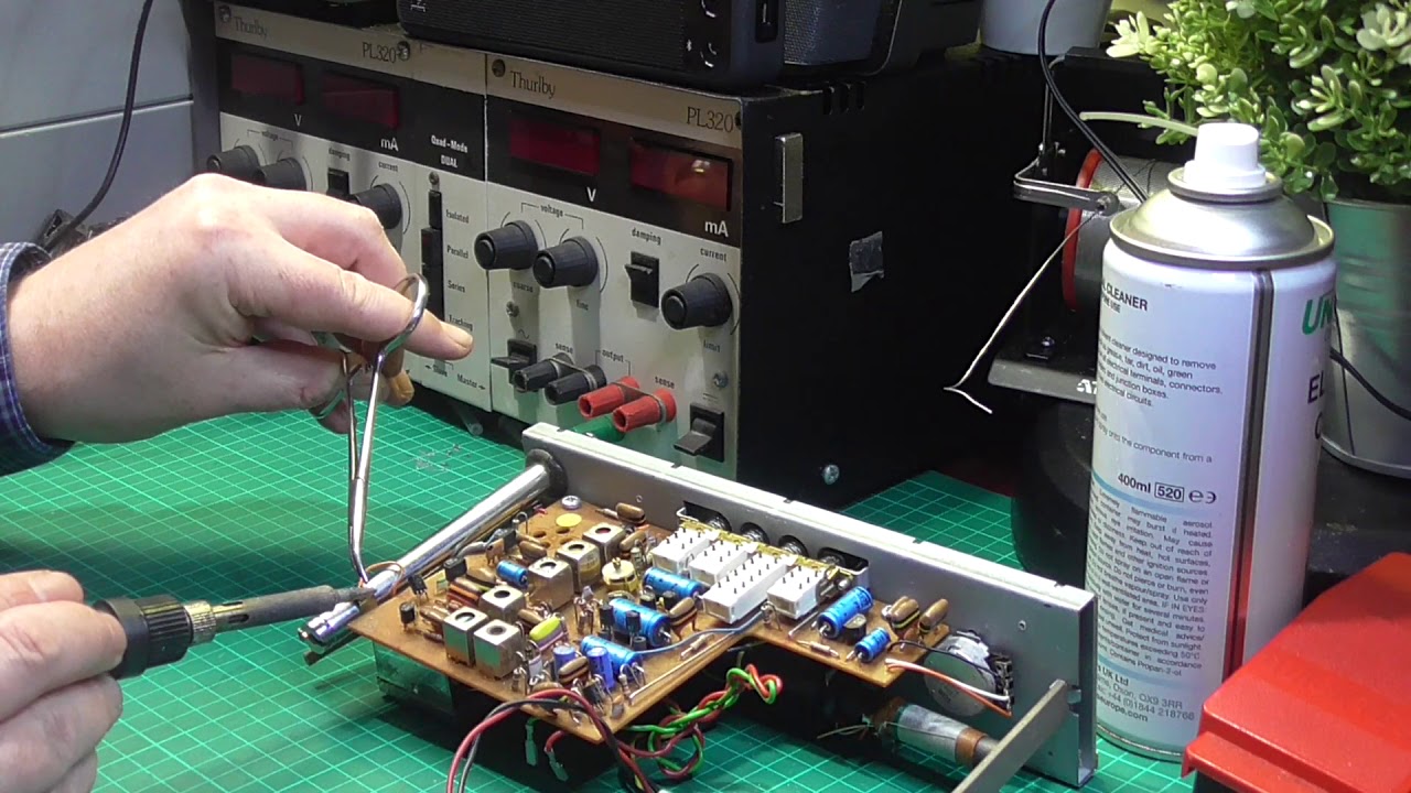 Roberts RT22 Radio - A Bit Poorly