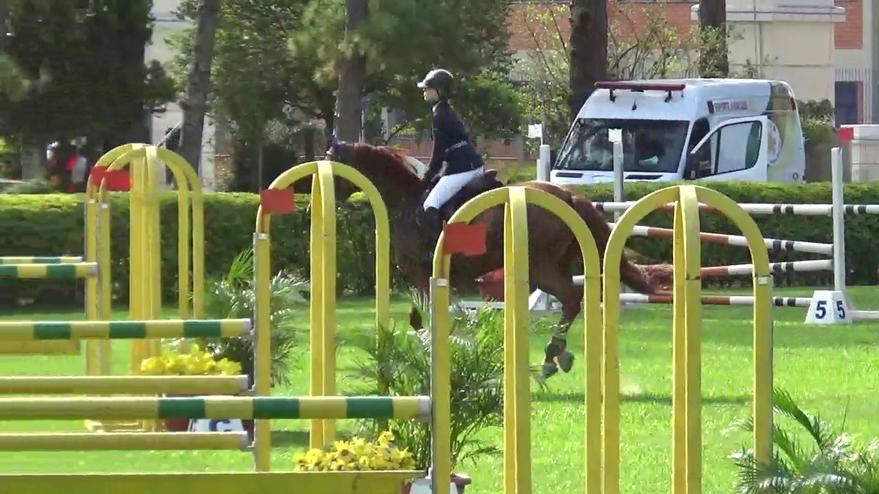 Pietra Bilhalva e Corinne - CSE PR&Eacute;-JUMP 2019