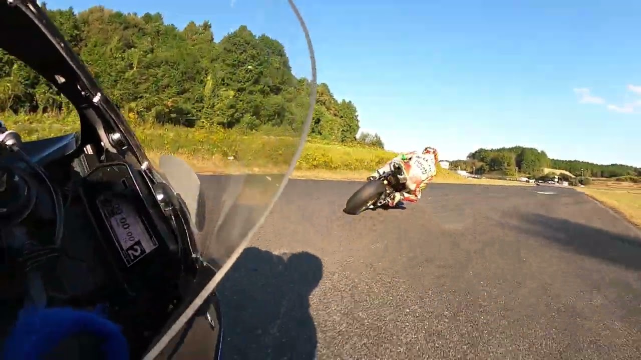 22-11-3 鈴鹿ツインサーキット(ラパラ) 59秒911 パニガーレV4森さんを15YZF-R1で追走　EIGHT/才谷屋ファクトリー