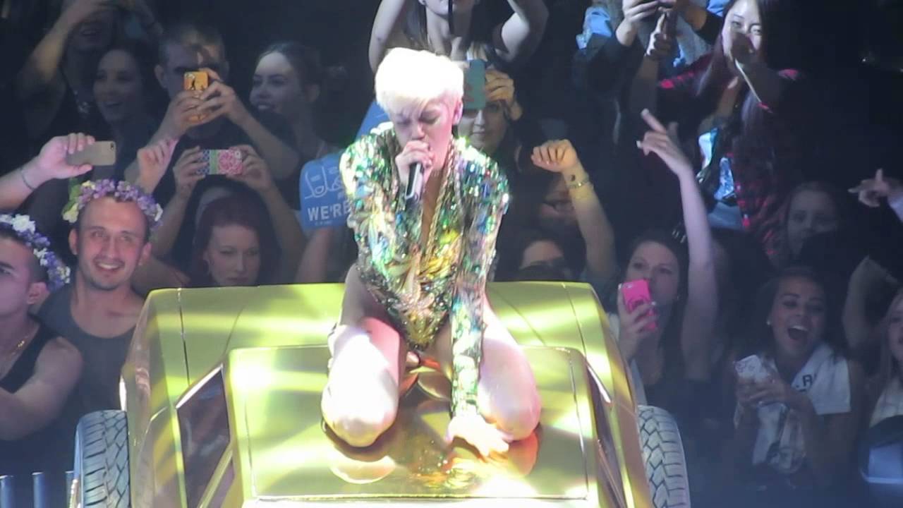 Love Money Party- Miley Cyrus Oakland HD